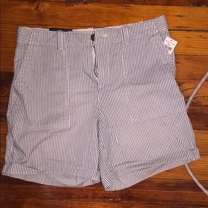NWT SIZE 0 GAP SHORTS
